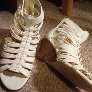 White Wedges
